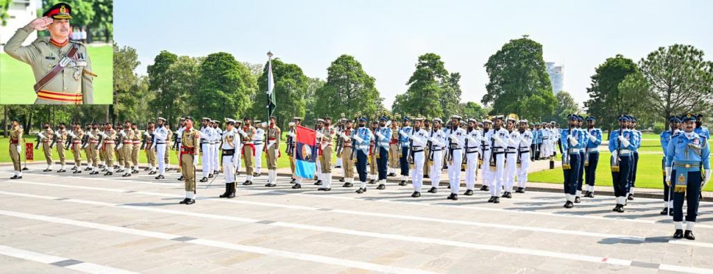General Syed Aamer Raza, HI (M), S Bt was presented Guard of Honour on being appointed as Commander National Strategic Command. The General laid floral wreath at Yadgar-e-Shuhada and offered Fateha to pay tribute to the Shuhada.